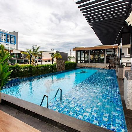 Siri Hotel Lumphun Ban Pa Daet エクステリア 写真