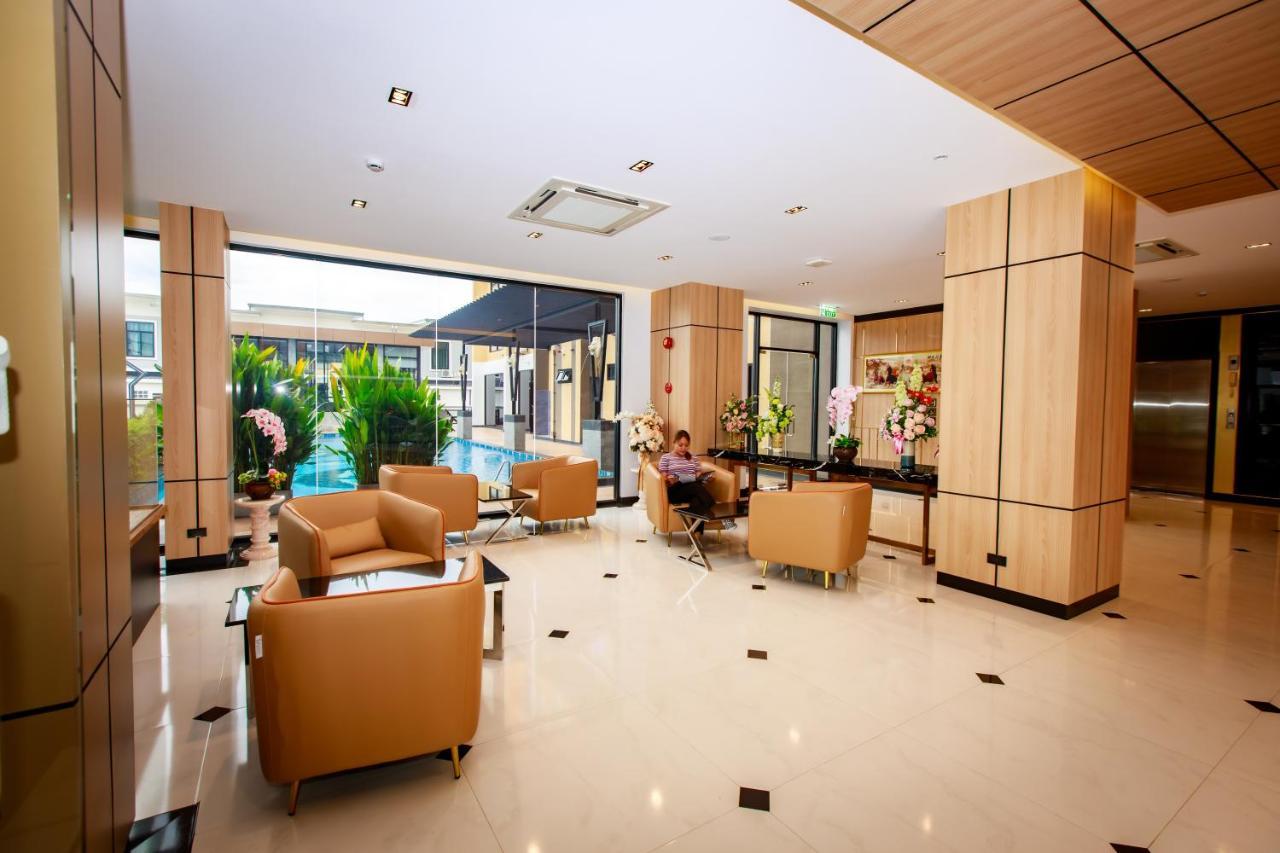 Siri Hotel Lumphun Ban Pa Daet エクステリア 写真
