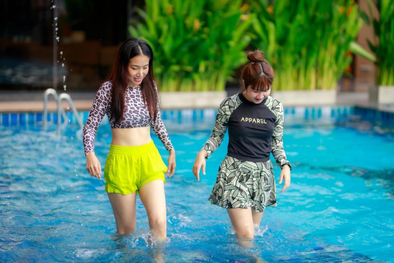 Siri Hotel Lumphun Ban Pa Daet エクステリア 写真