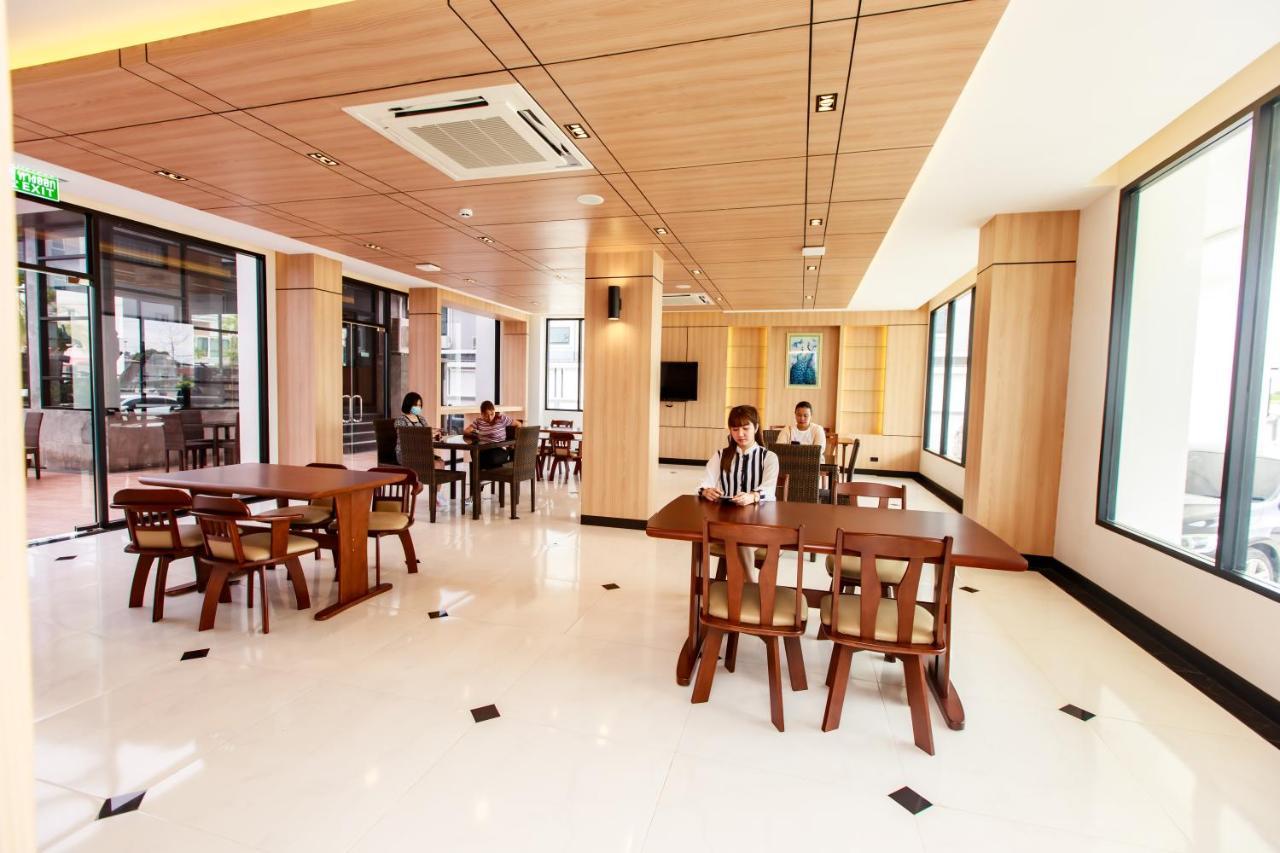 Siri Hotel Lumphun Ban Pa Daet エクステリア 写真