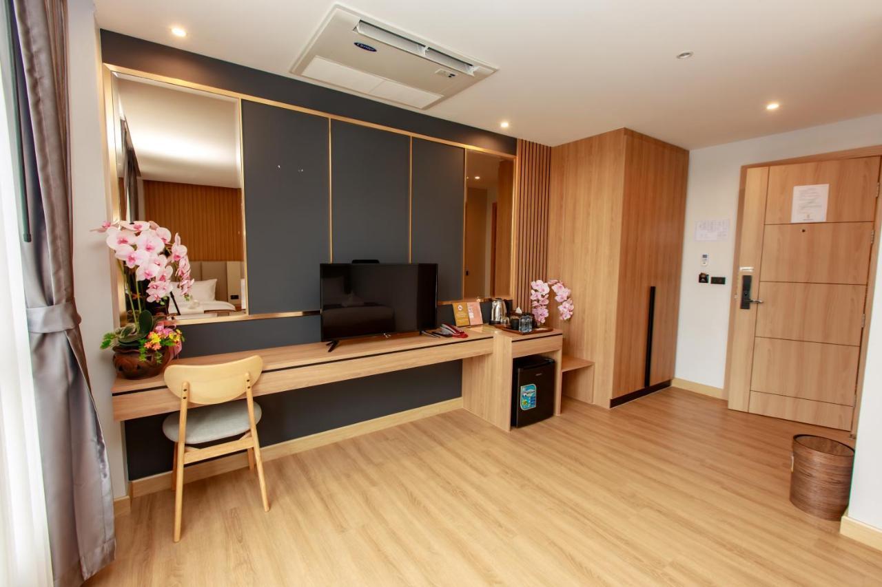 Siri Hotel Lumphun Ban Pa Daet エクステリア 写真