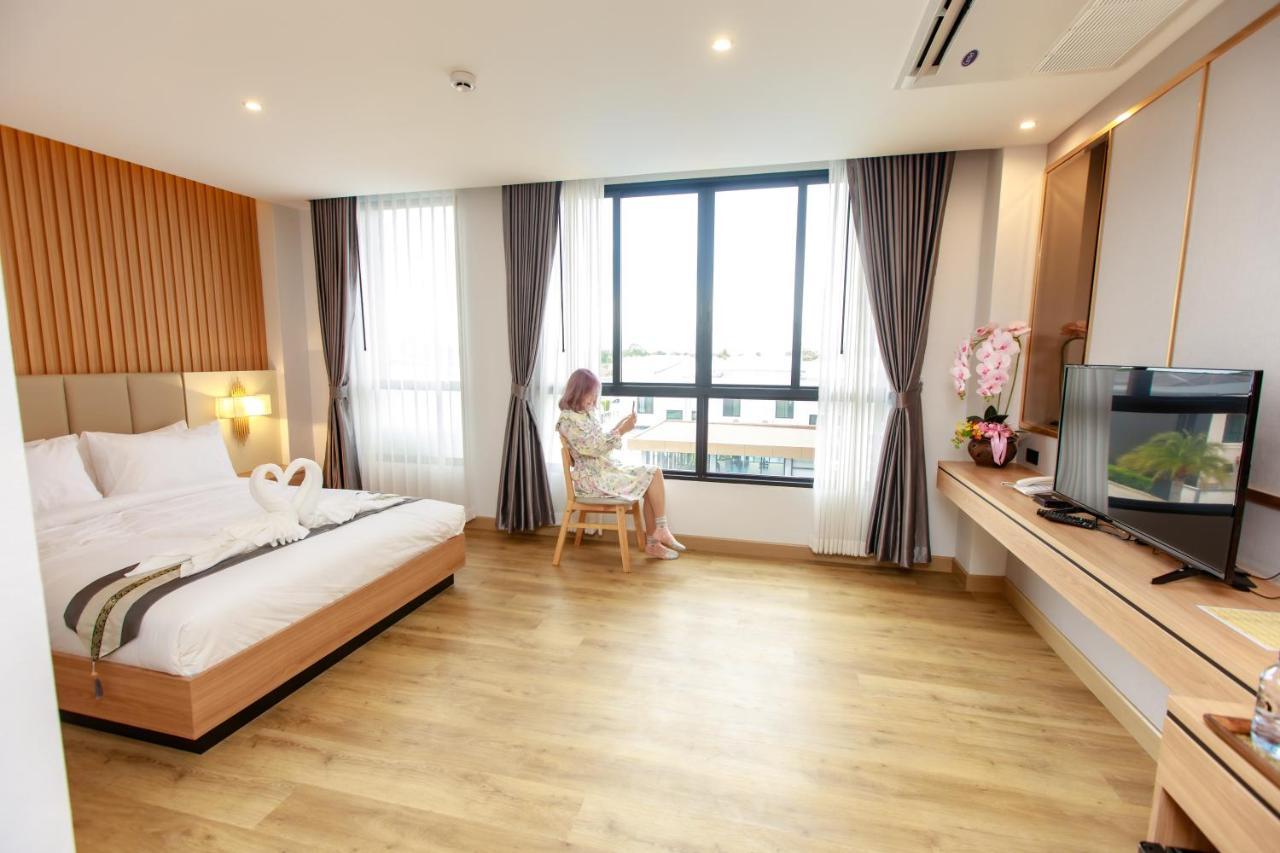 Siri Hotel Lumphun Ban Pa Daet エクステリア 写真