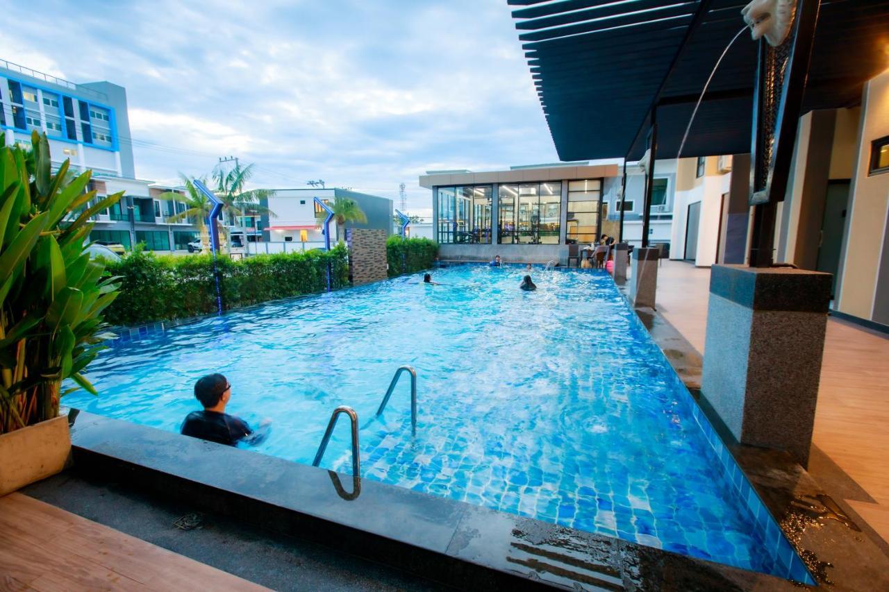 Siri Hotel Lumphun Ban Pa Daet エクステリア 写真